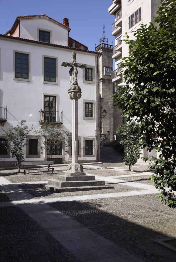 CRUCEIRO DA PRAZA DA MADALENA