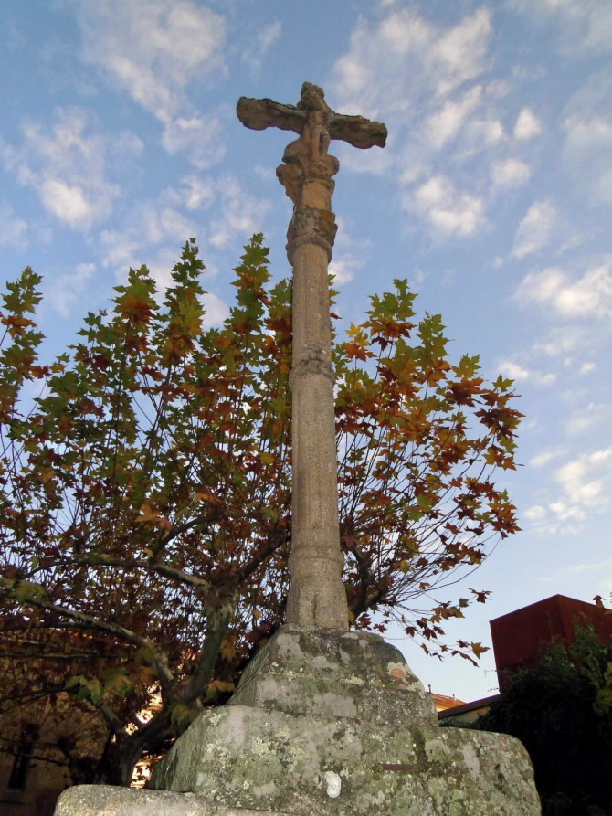 CRUCEIRO DA IGREXA DA TRINIDADE