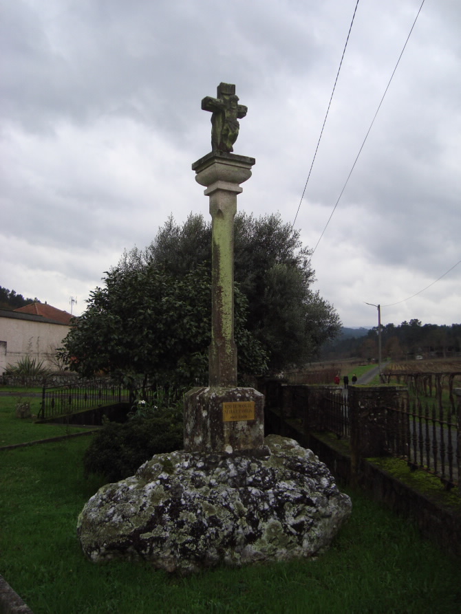 CRUCEIRO DO ADRO EN BENDAÑA