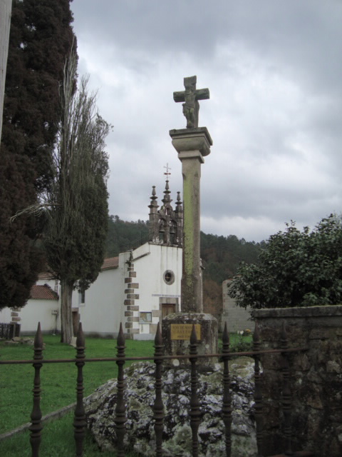 CRUCEIRO DO ADRO EN BENDAÑA