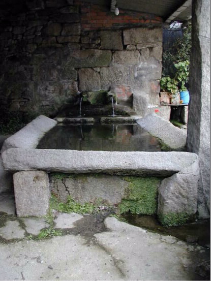 FONTE LAVADOIRO EN OLIVEIRA
