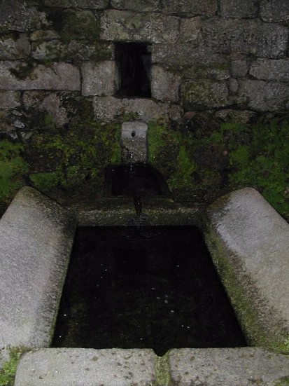 FONTES E LAVADOIROS EN LAPELA