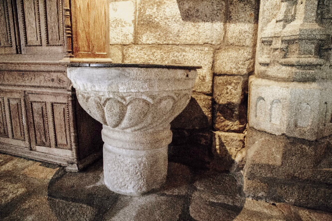 IGREXA PARROQUIAL DE SAN SALVADOR DE PAZOS DE ARENTEIRO