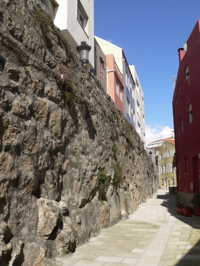 MURALLA MEDIEVAL NA RÚA BAIXO MURO