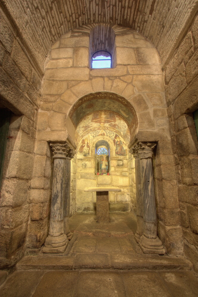 IGREXA MONACAL DE SANTA COMBA DE BANDE