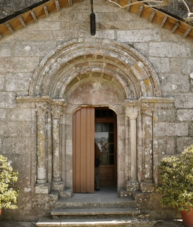IGREXA PARROQUIAL DE SAN TIRSO DE PALAS DE REI