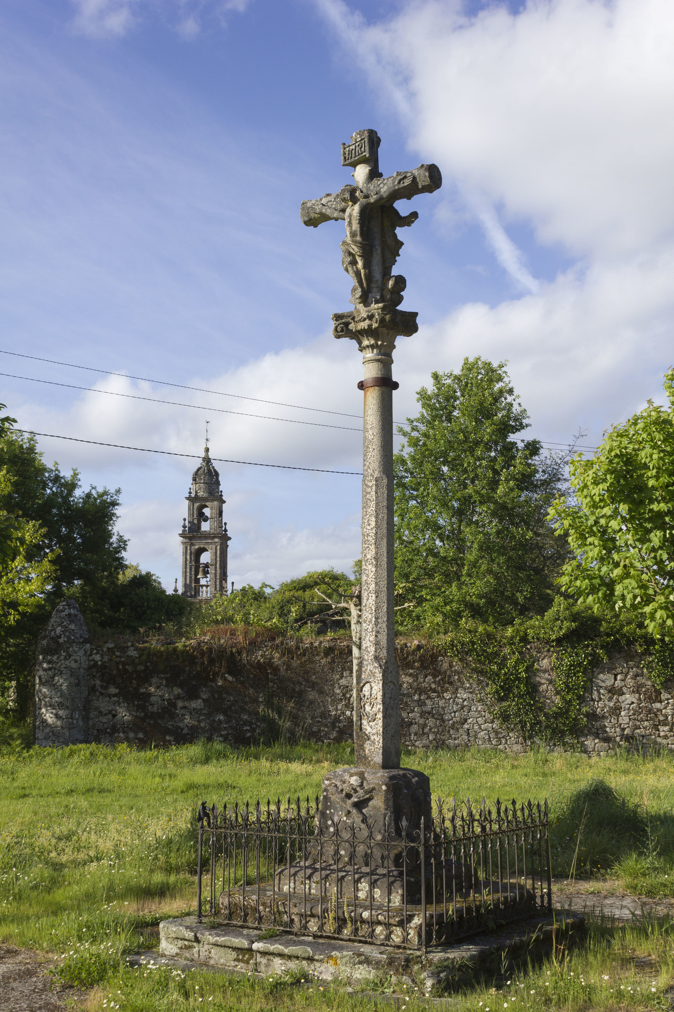 CRUCEIRO DE OURANTES