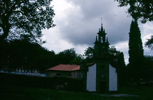 CAPELA DE SAN ROQUE DE FISTEUS