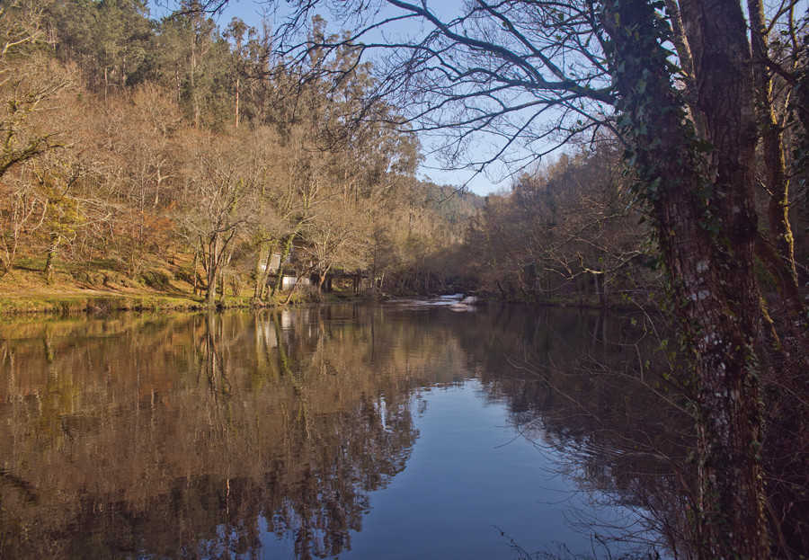 AS MARIÑAS CORUÑESAS E TERRAS DO MANDEO