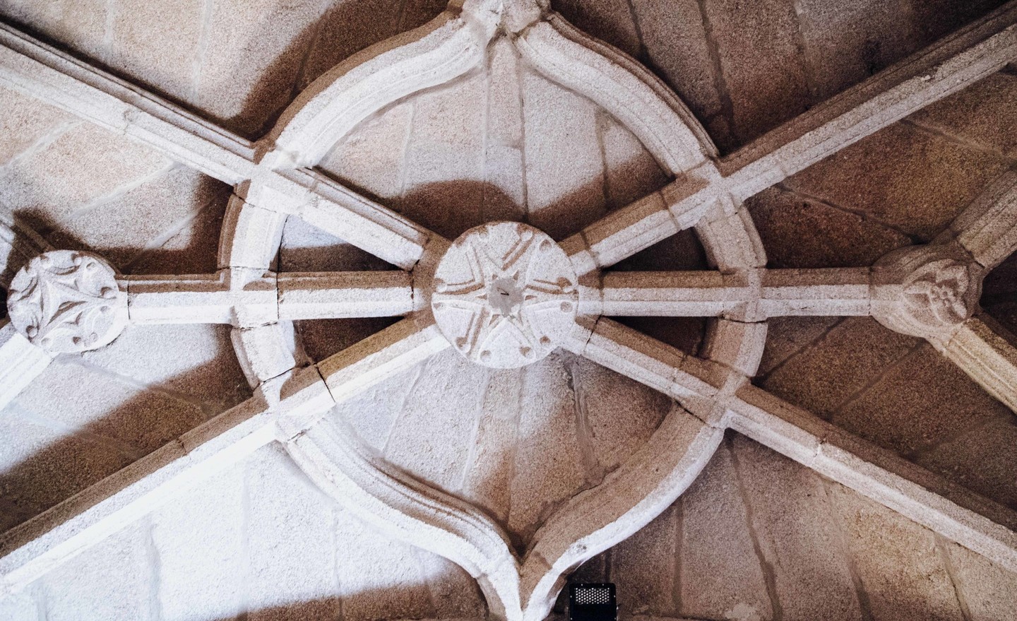 IGREXA PARROQUIAL DE SAN SALVADOR DE PAZOS DE ARENTEIRO