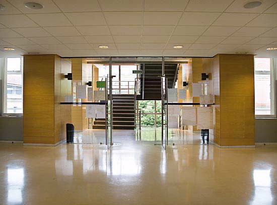 EDIFICIO DE DESEÑO INDUSTRIAL