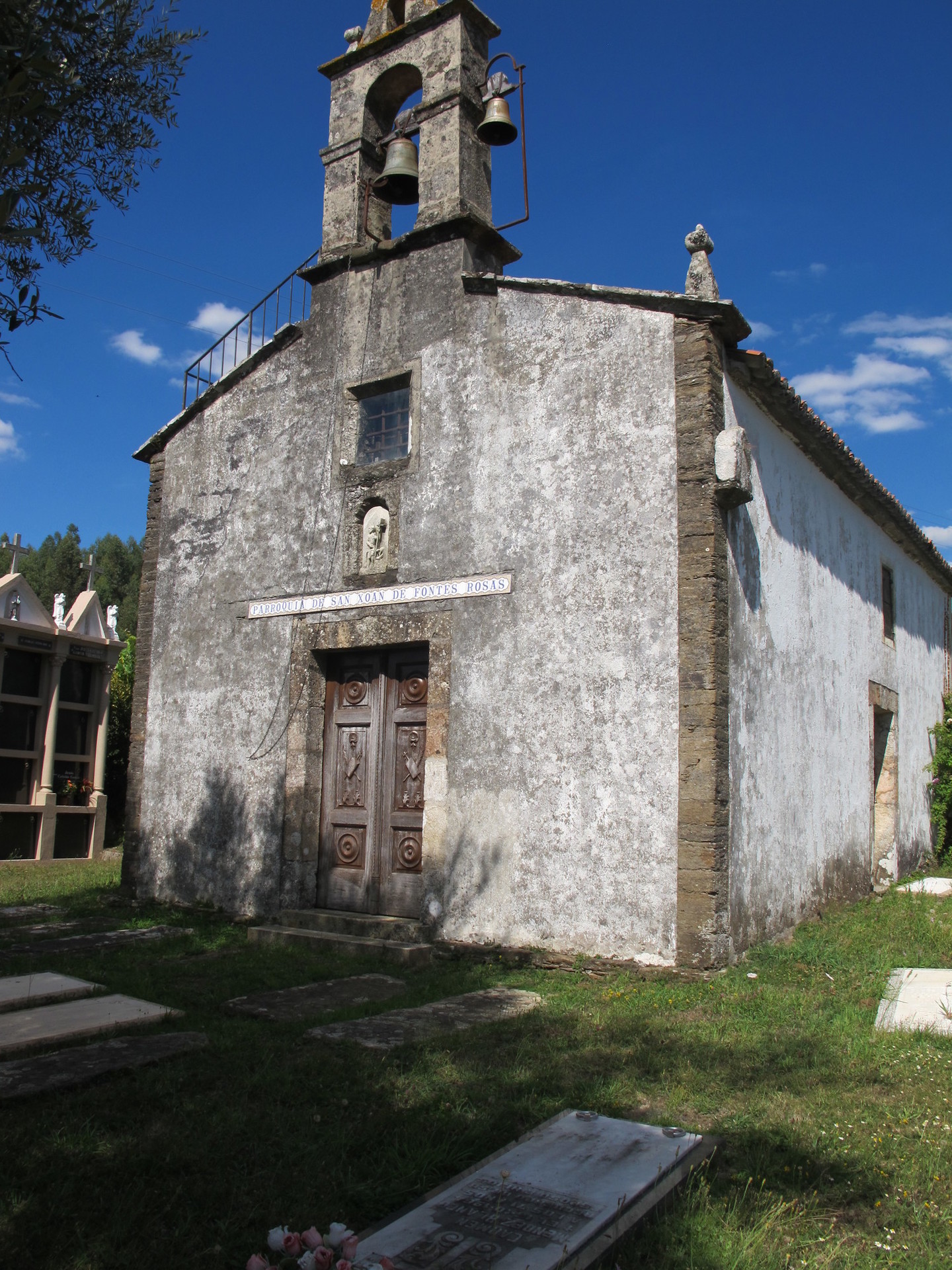 IGREXA PARROQUIAL DE SAN XOÁN DE FONTES ROSAS