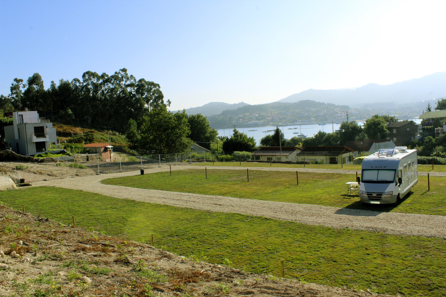 ÁREA DE CAMPING CAR ÁREA, PLAYA ARNELES