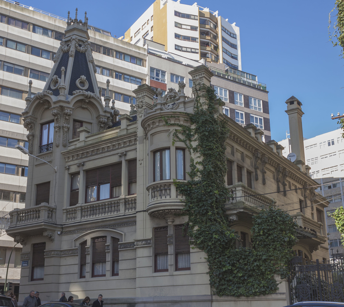 PALACETE DE JUAN FLÓREZ