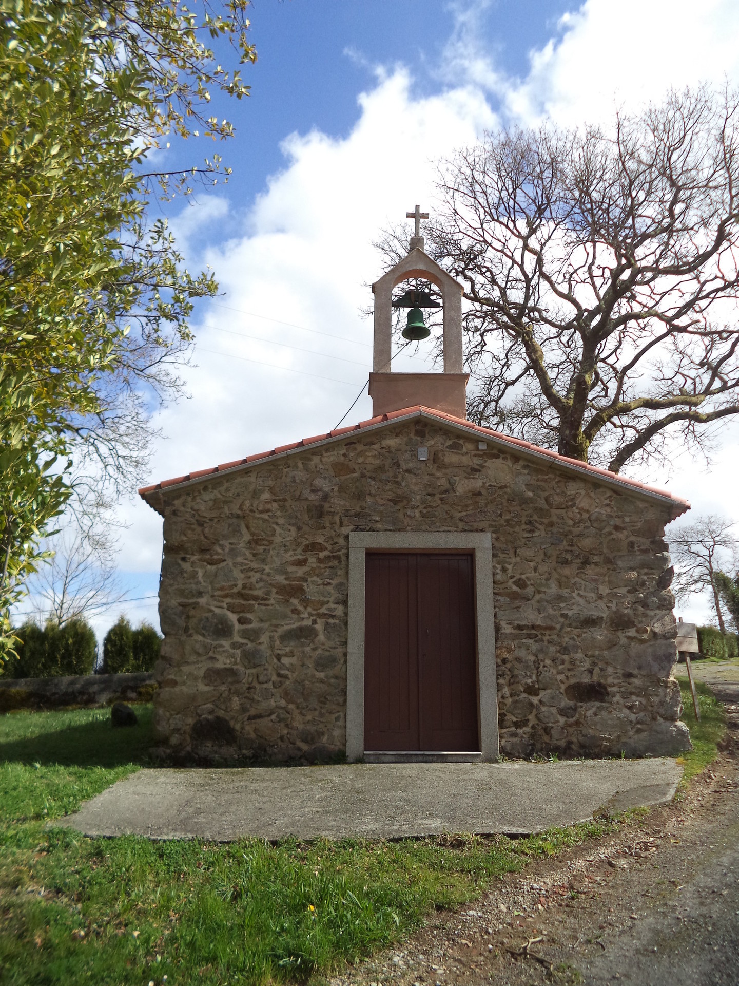 CAPELA DE SAN SADURNIÑO DE RUS