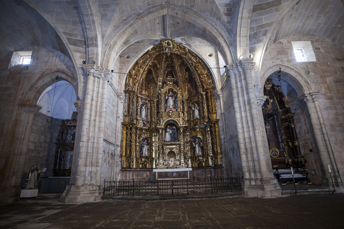 IGREXA MONACAL CONVENTUAL DE SANTO DOMINGO DE TUI