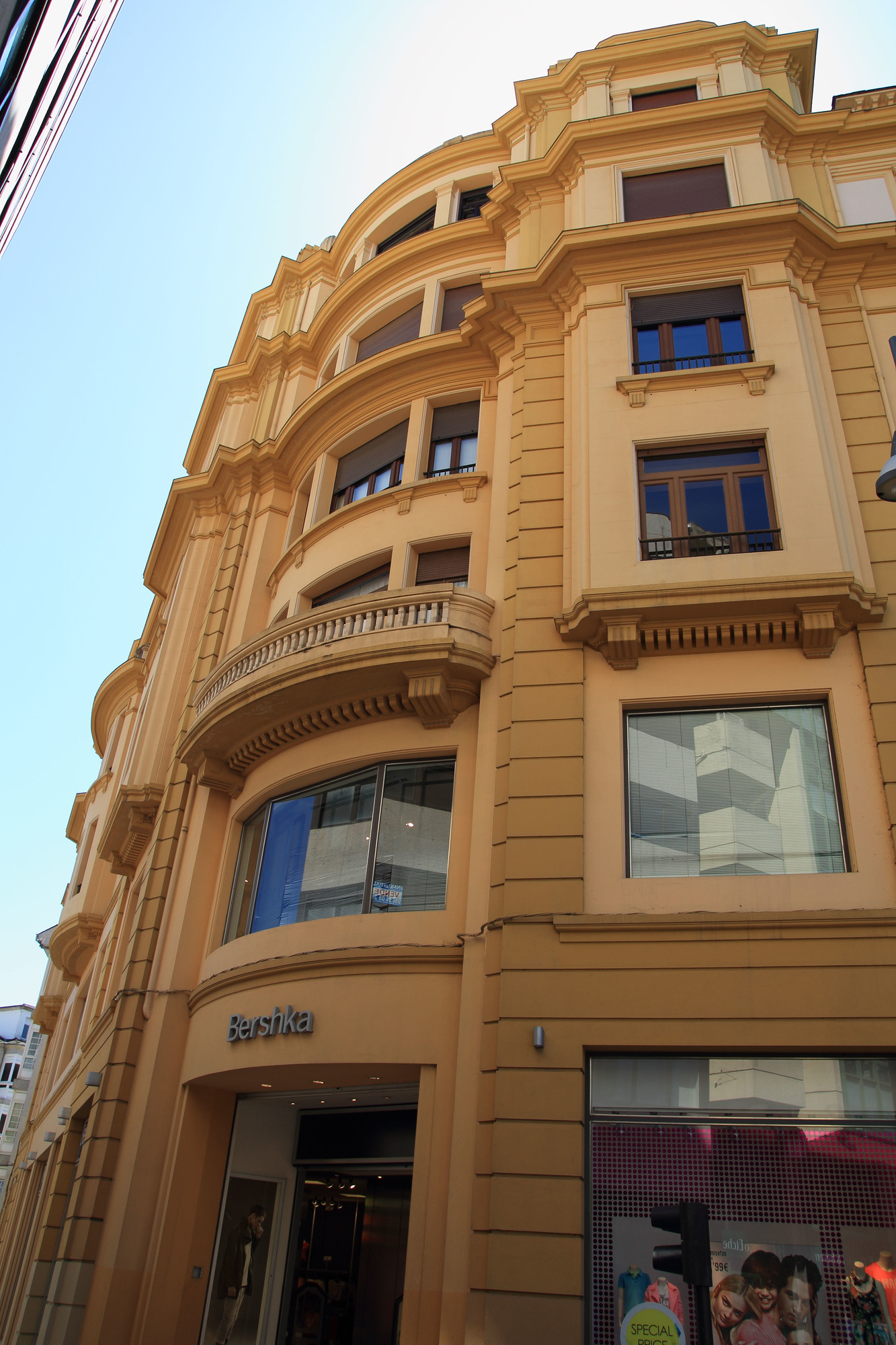 CASA BLASONADA DE RÚA ARMAÑÁ, Nº 2