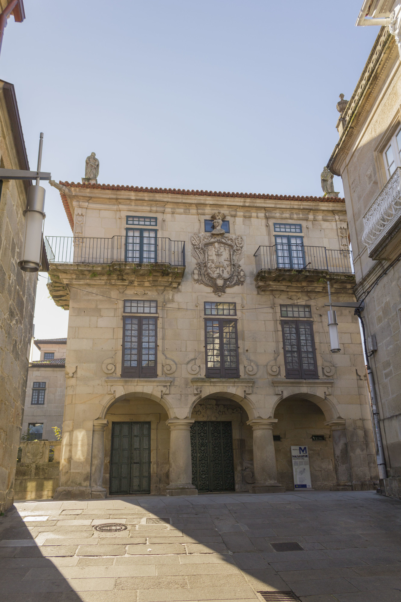 CASAS DE FDEZ. LÓPEZ, DE CASTRO MONTEAGUDO,...