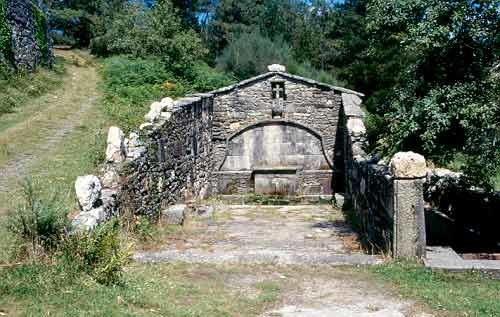 FONTE DA CAPELA DA VIRXE DO MONTE