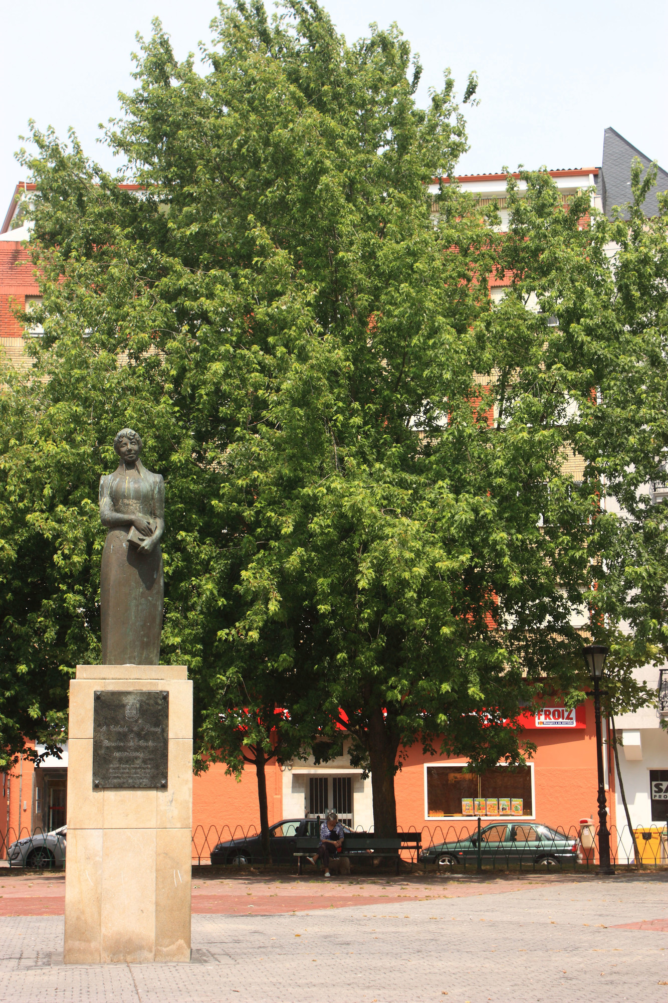 XARDÍNS PRAZA ROSALÍA DE CASTRO