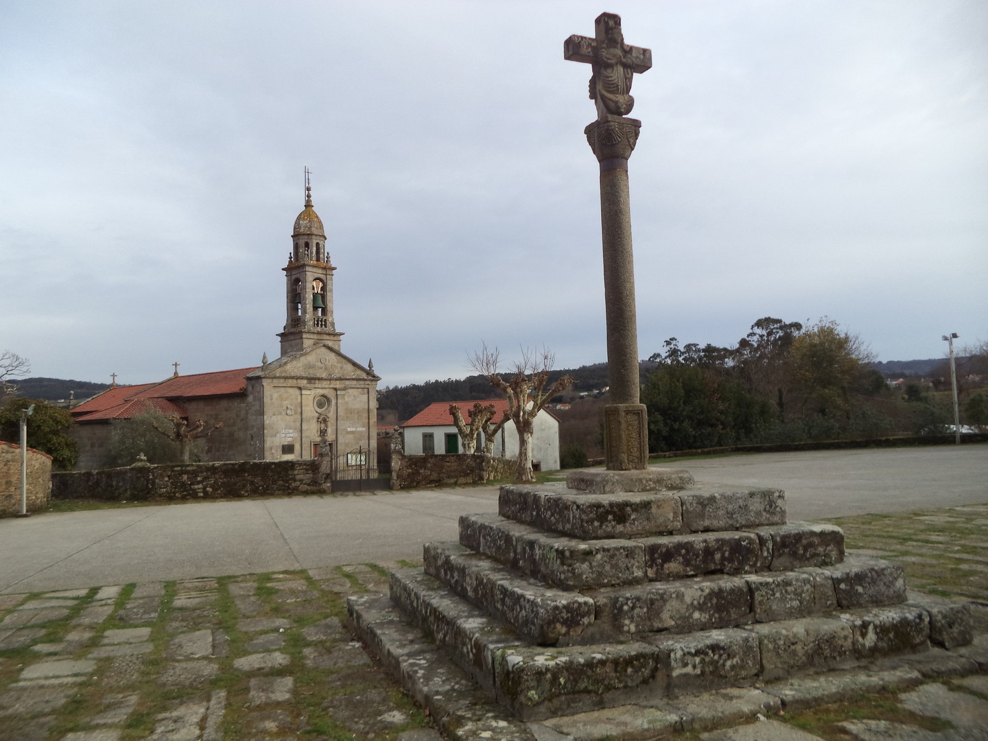 CRUCEIRO DA IGREXA PARROQUIAL DE SAN SALVADOR DE SOFÁN