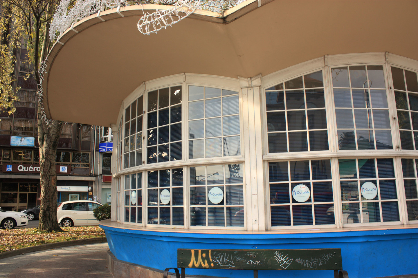 KIOSKO DE PRENSA E FLORES