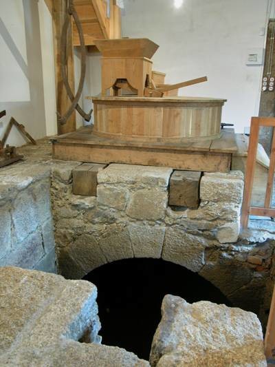 MUÍÑO DE ACEA DE AMA