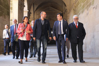 O consellerio de Cultura e Turismo co alcalde de Santiago e a comisaria do Xacobeo 2021.