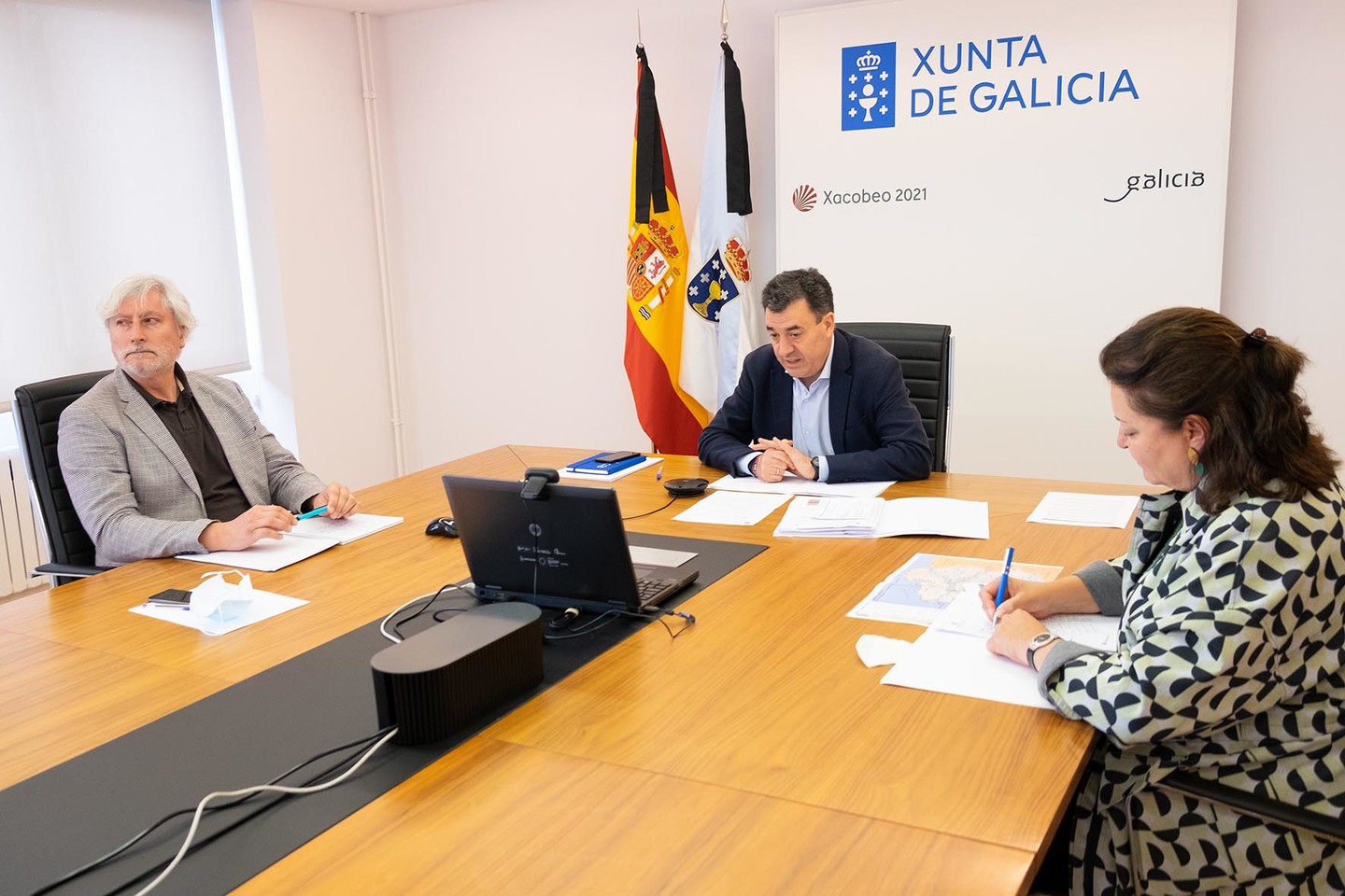 Reunión del conselleiro de Cultura e Turismo con los alcalde del Camino Francés.