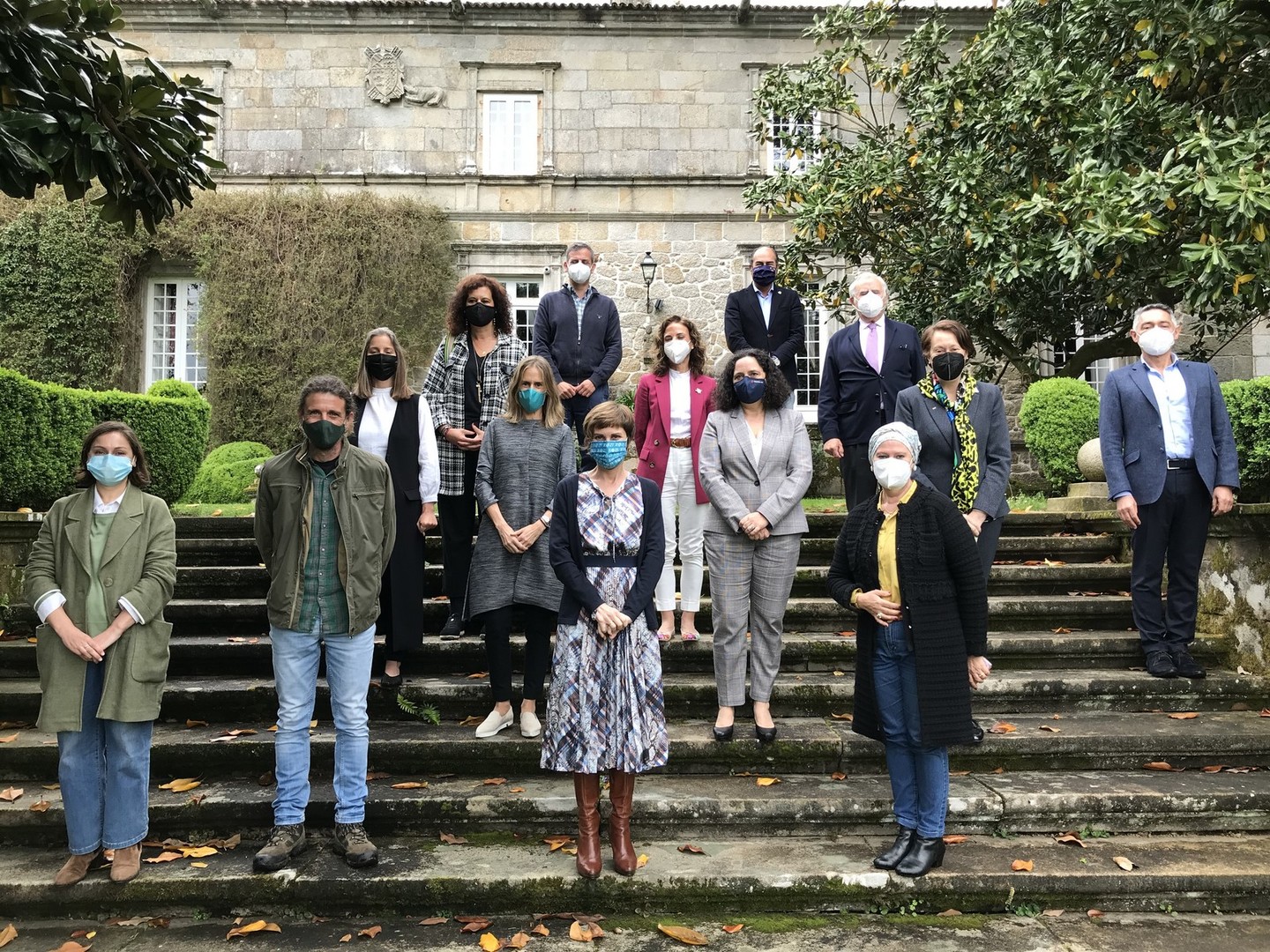 Foto de familia de los miembros del Comité Camelia de Galicia.