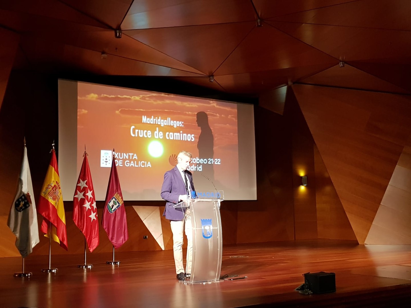 Alfonso Rueda,  en  el acto de las Comunidades gallegas en  Madrid.