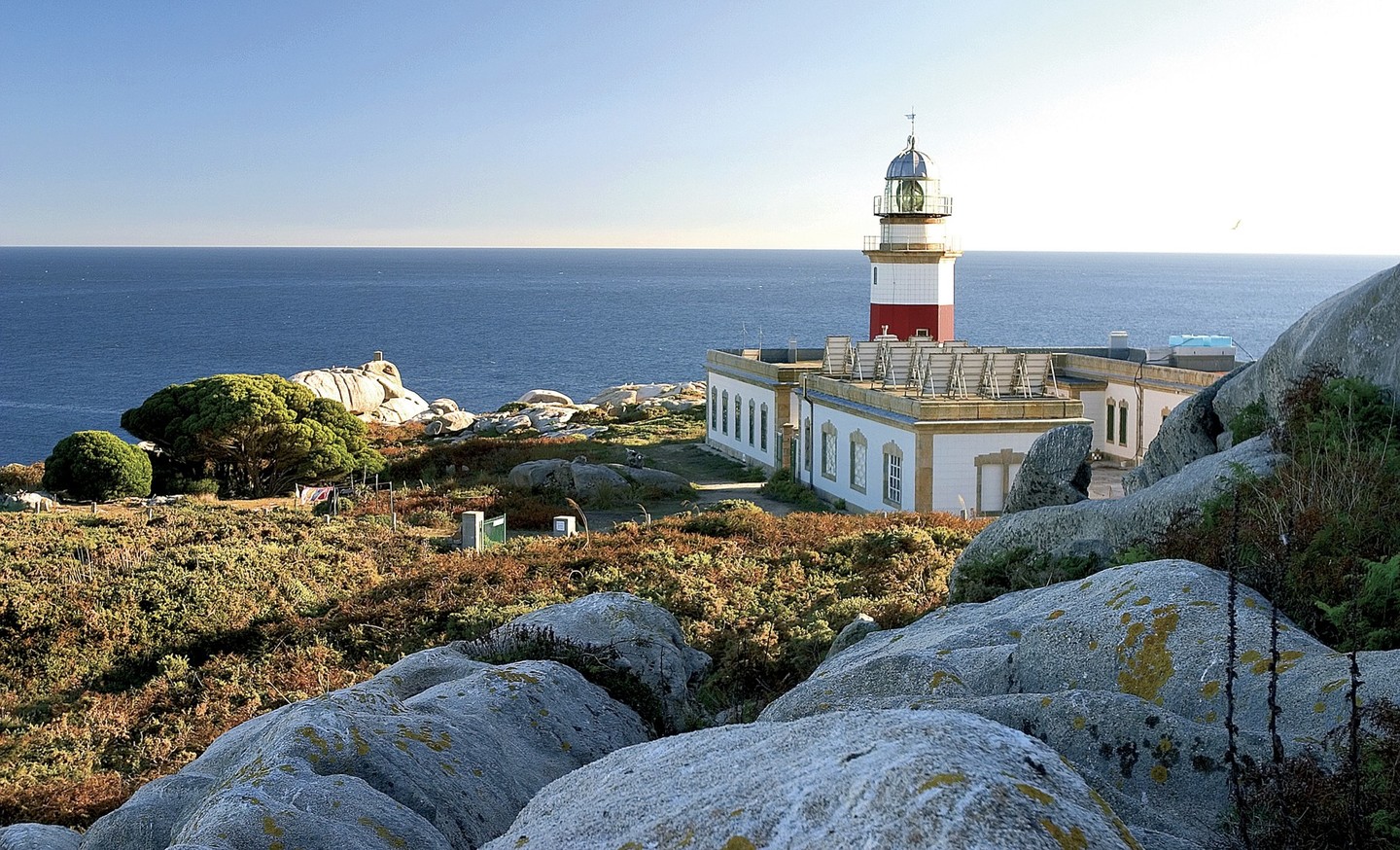 A Xunta colabora na elaboración dunha guía de viaxe cos puntos de maior interese e información turística sobre o Parque Nacional das Illas Atlánticas