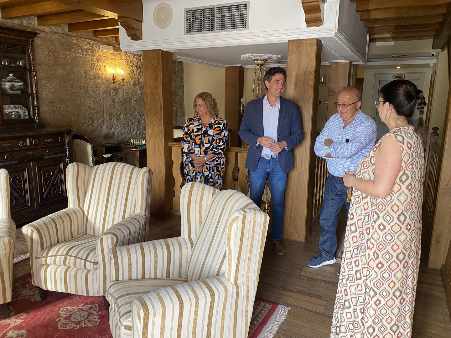 A Xunta achega case medio millón de euros a 20 aloxamentos e restaurantes lucenses para mellorar as súas instalacións