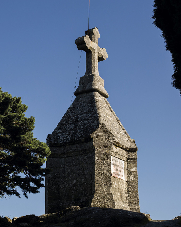 Croix de pierre