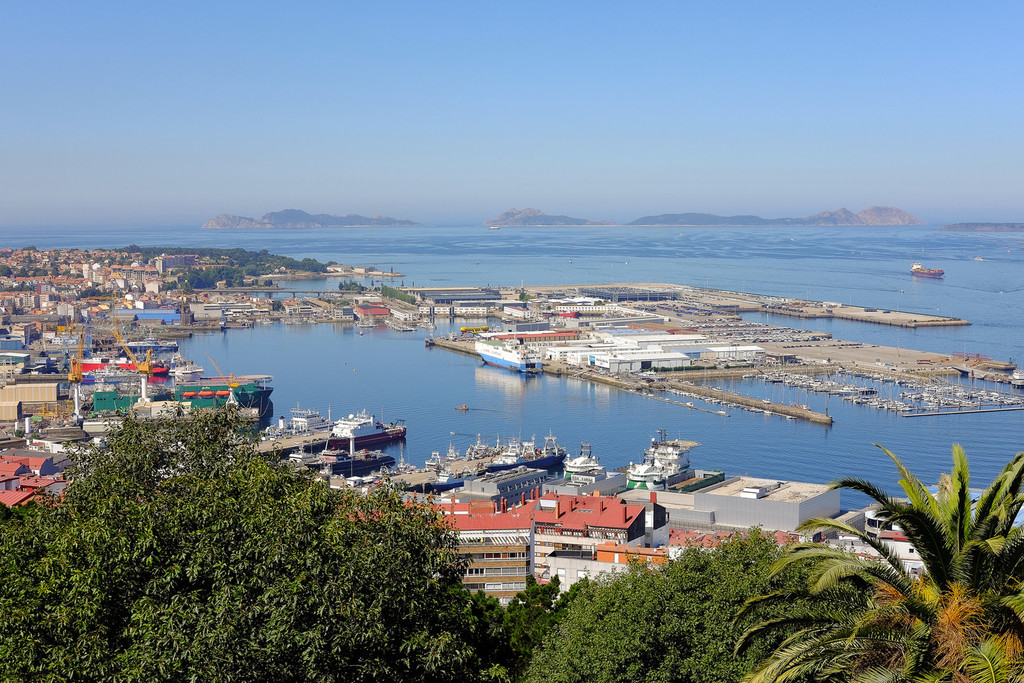 From Monte Cepudo to Monte Aloia: from Vigo to Tui via Sierra do Galiñeiro