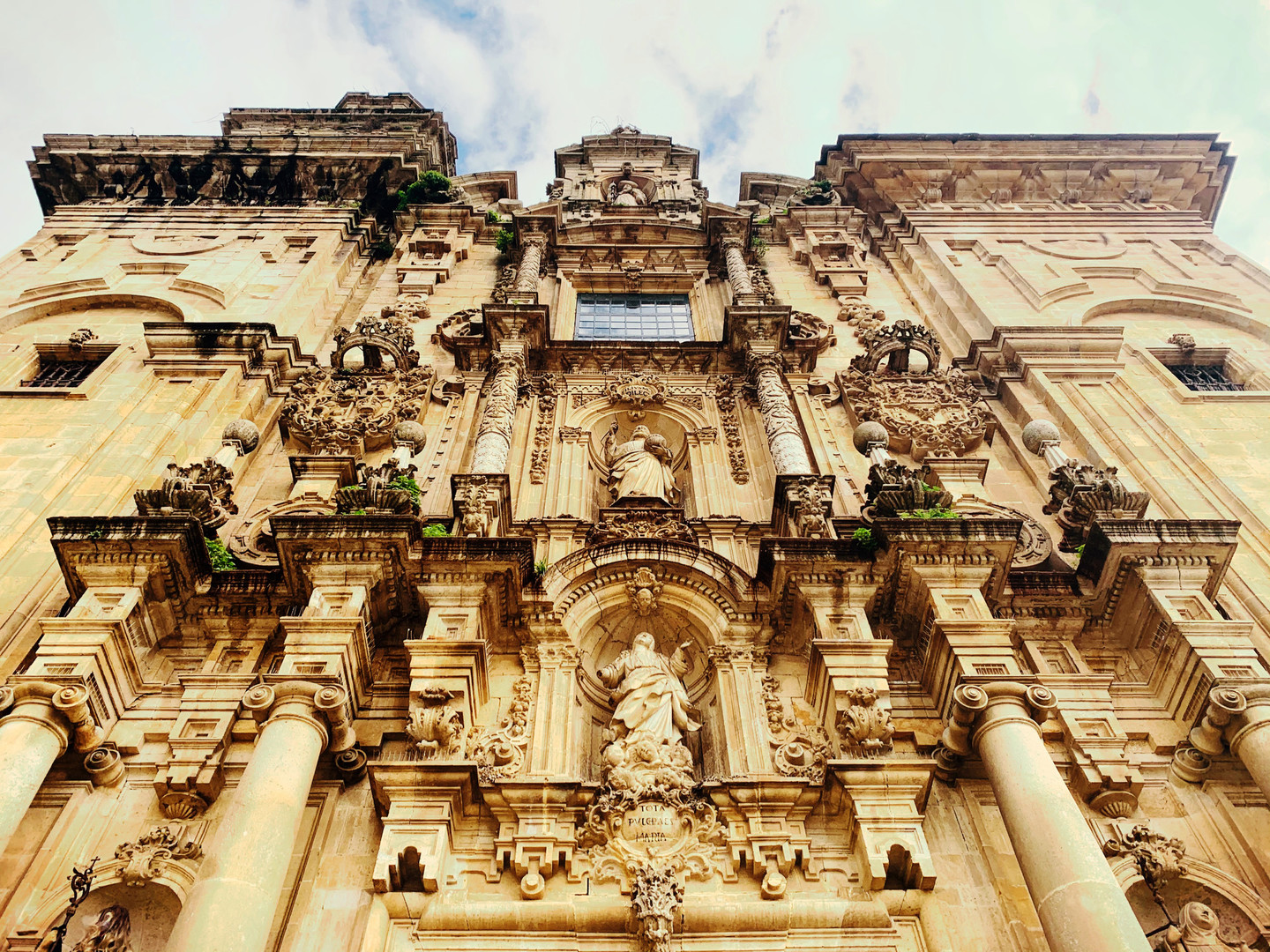 IGREXA PARROQUIAL DE SANTA MARÍA DE VALDEFLORES