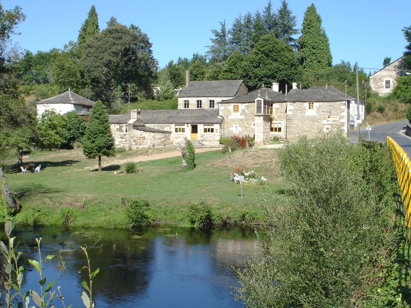 O RÍO LADRA
